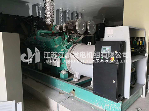 一台1200KW和1600KW康明斯配上海马拉松并机调试现场 一台1200KW和1600KW康明斯配上海马拉松并机调试现场