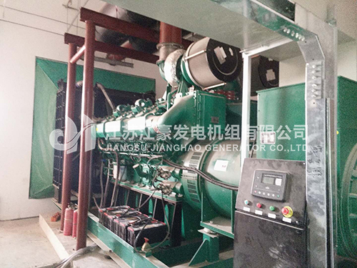 湖南长沙房地产采购1500KW玉柴大功率柴油发电机组调试现场